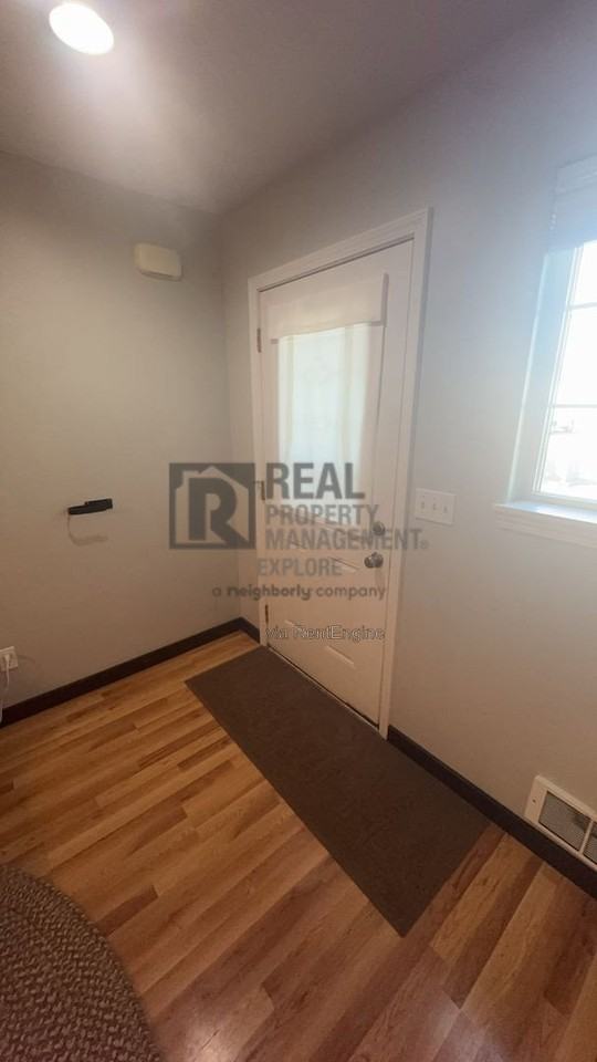 1546 Fran Lou Park Ln - Photo 3 of 16