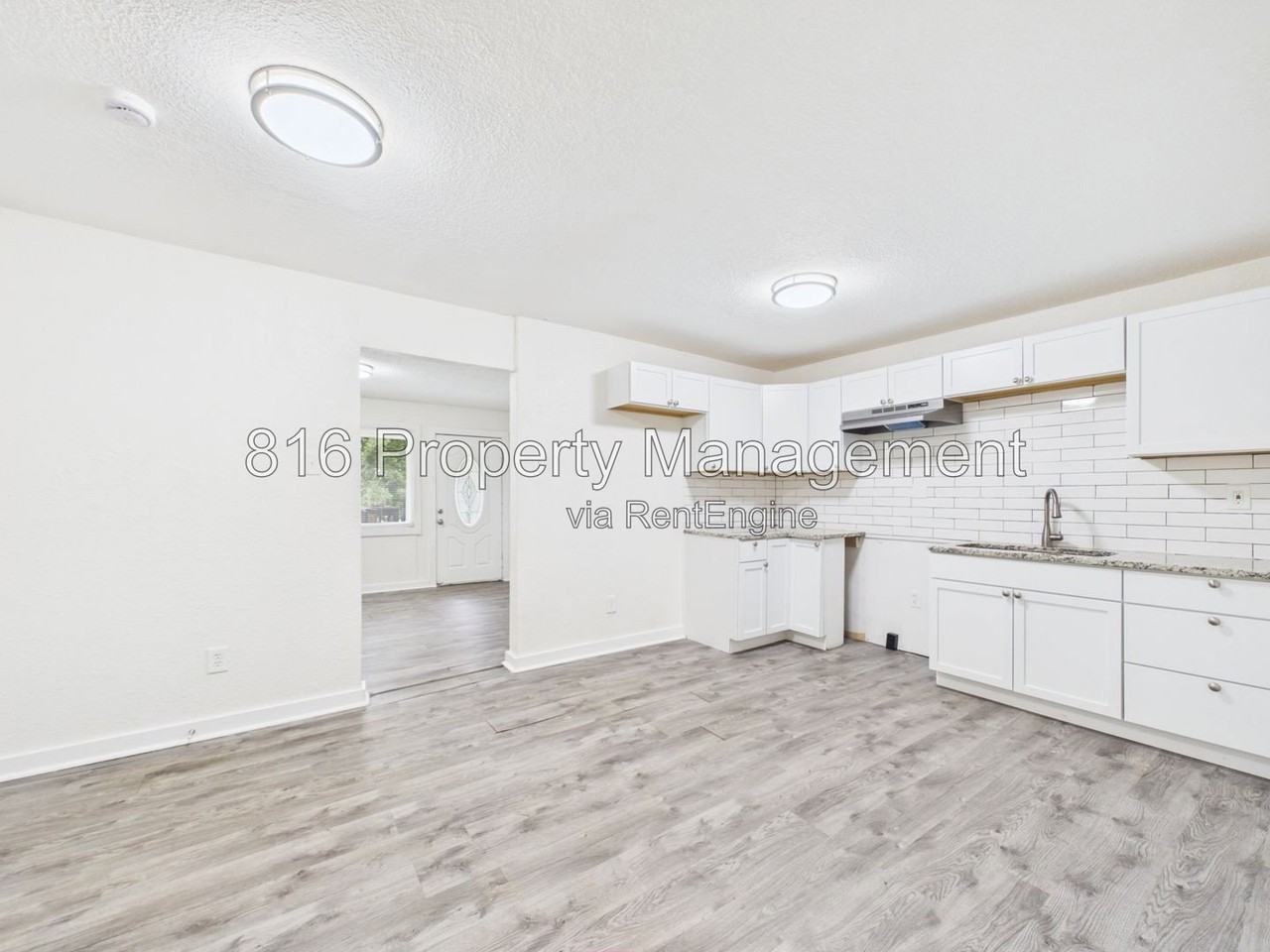 7509 E 49th St - Photo 6 of 31