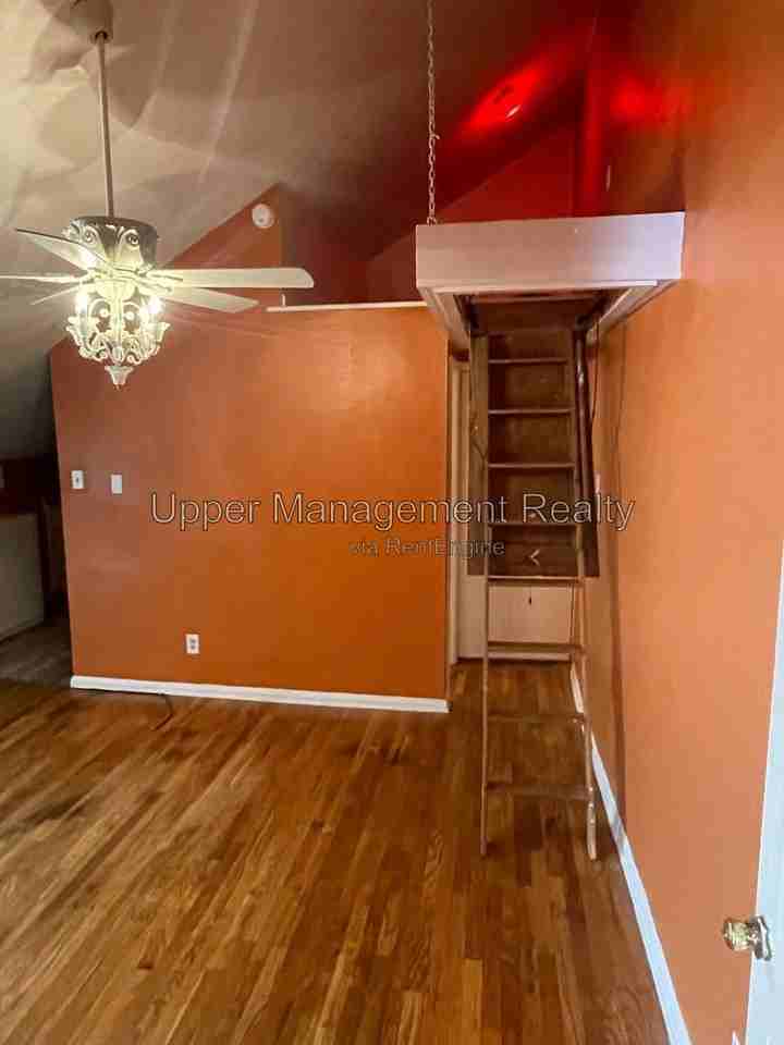 410 Dauphine St #3A - Photo 4 of 10