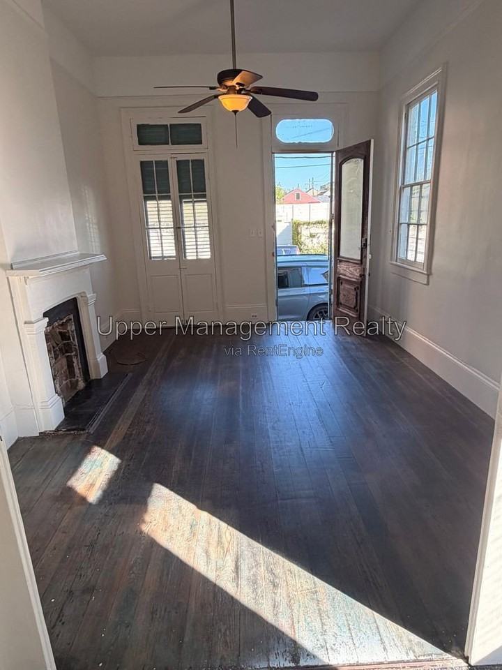 2330 Burgundy St - Photo 2 of 13