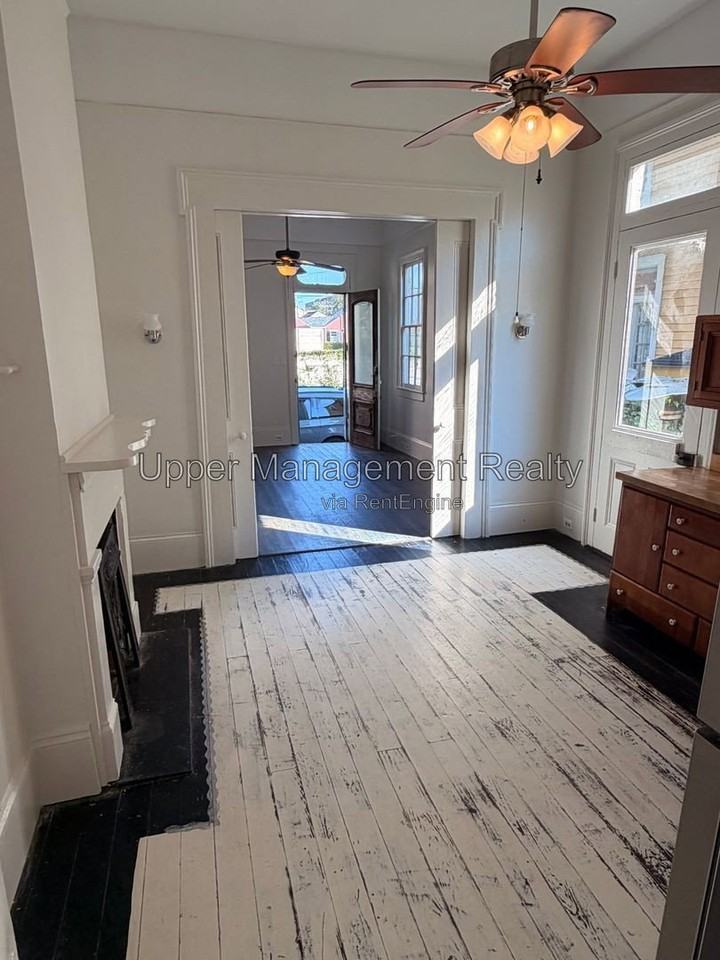 2330 Burgundy St - Photo 5 of 13