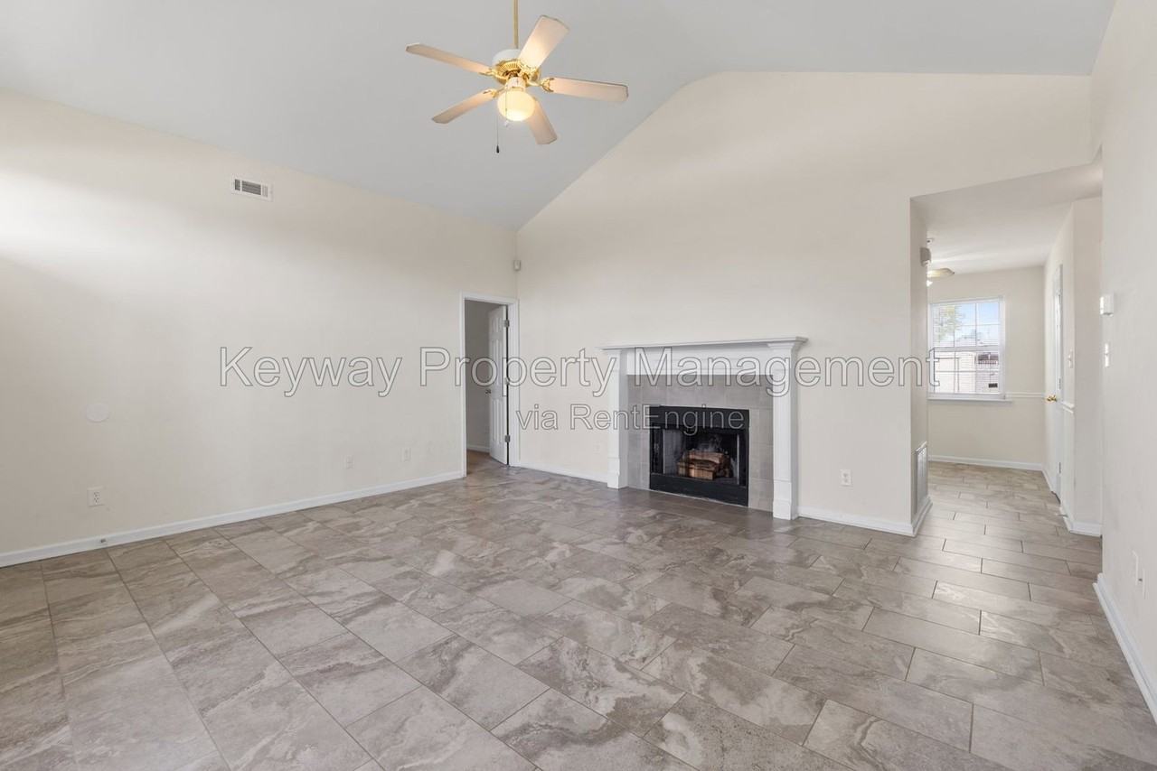 1513 Sandstone Ln - Photo 6 of 23