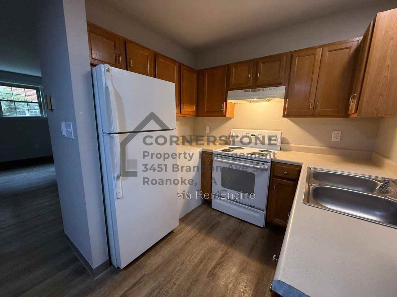 2020 Brandon Ave Sw #1 - Photo 4 of 14