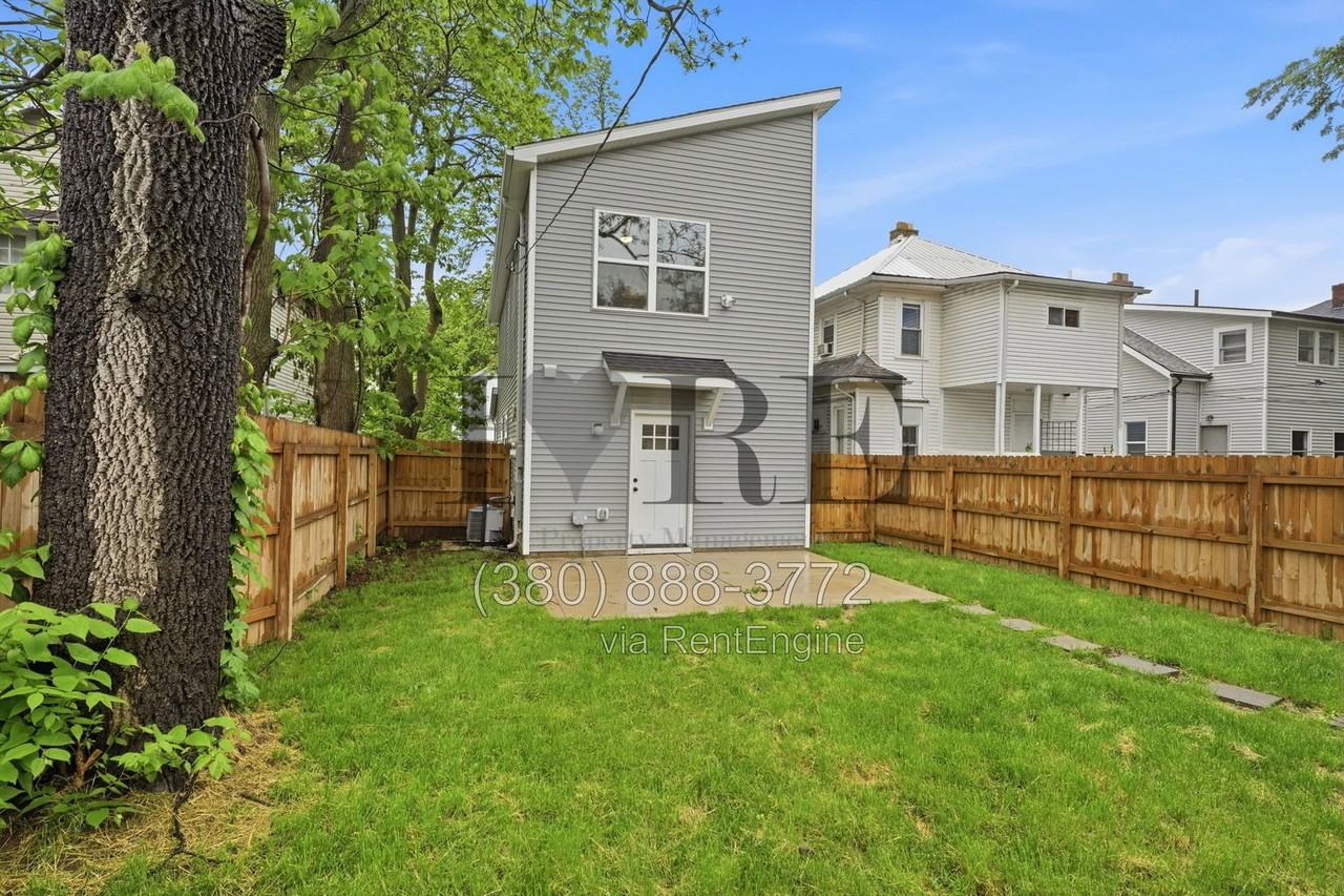 804 Gibbard Ave #1 - Photo 2 of 33