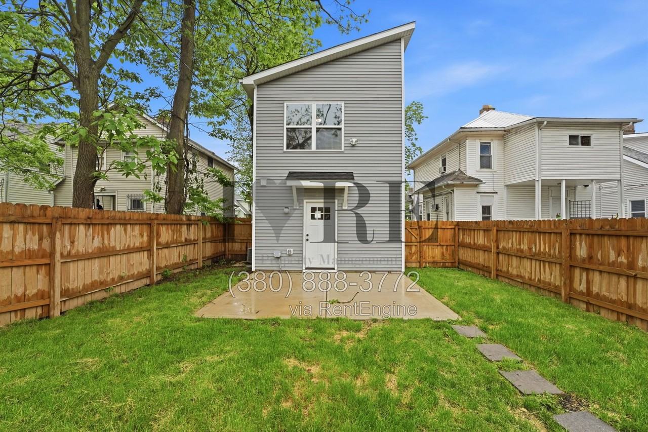 804 Gibbard Ave #1 - Photo 3 of 33
