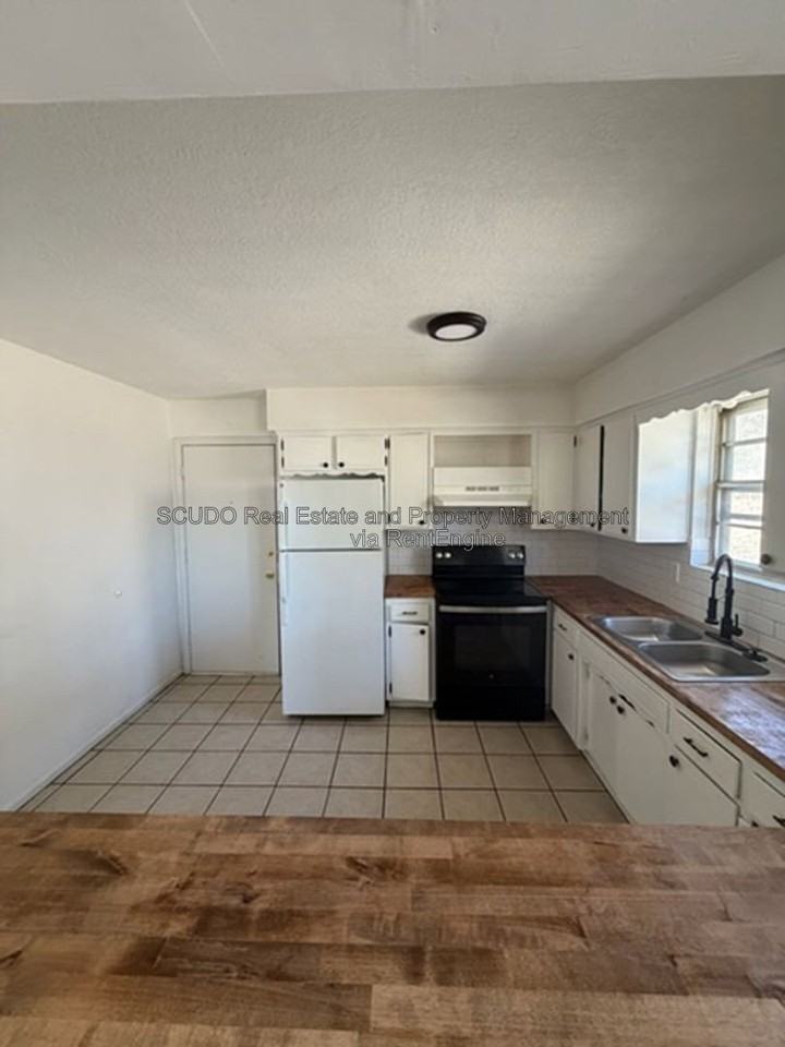 1632 N 59th St - Photo 6 of 11