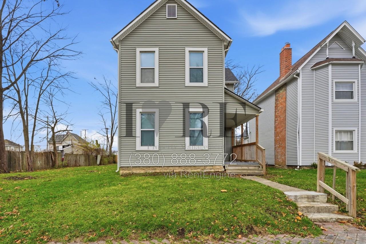 323 W Park Ave - Photo 2 of 45