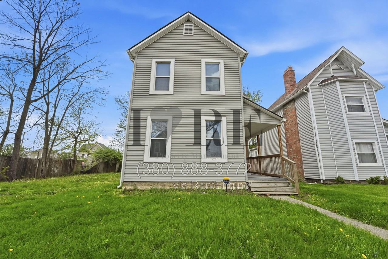 323 W Park Ave - Photo 4 of 45
