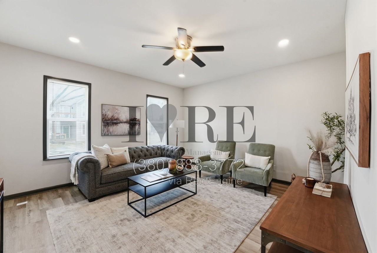 323 W Park Ave - Photo 5 of 45
