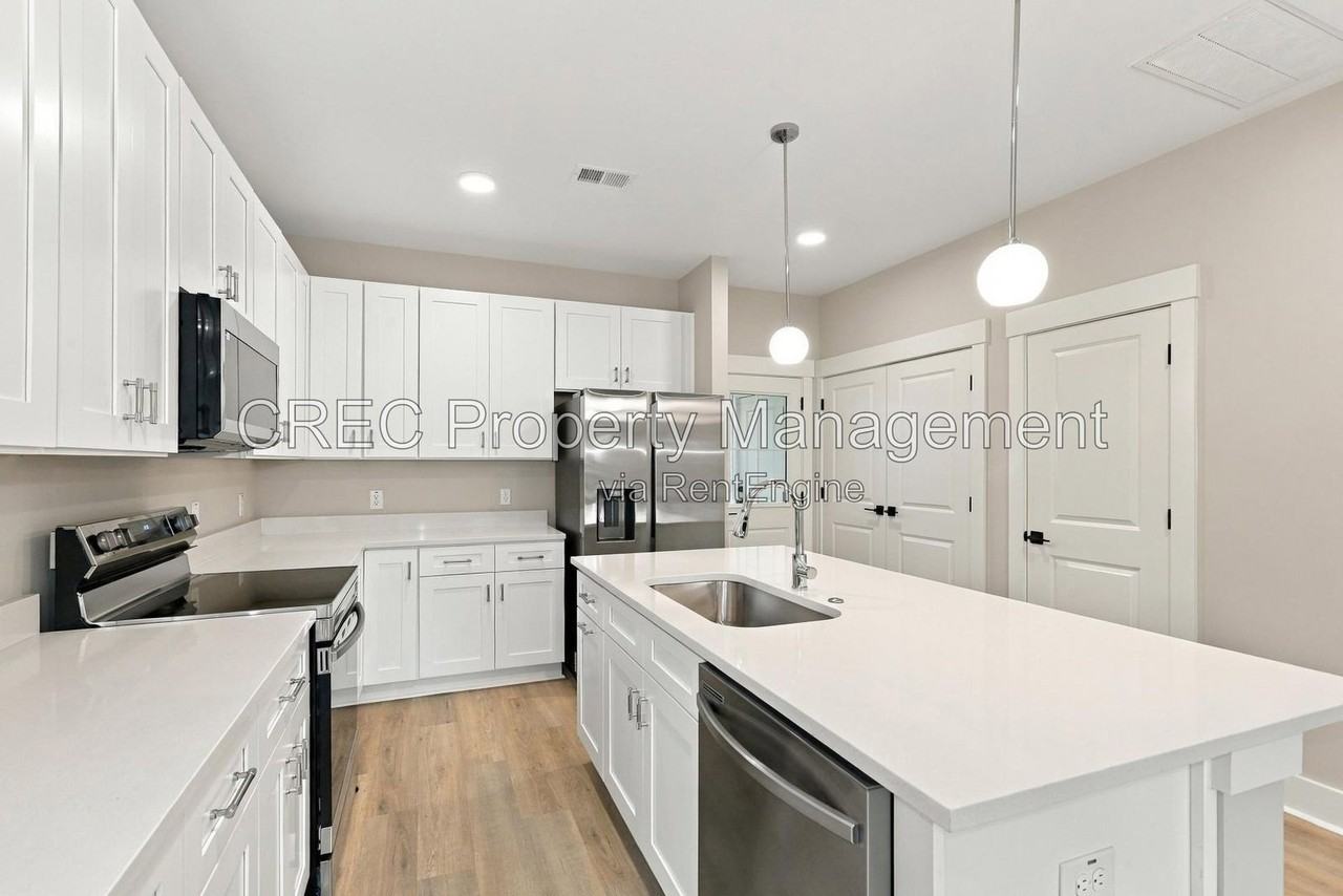 4830 Gaynor Ave - Photo 6 of 21