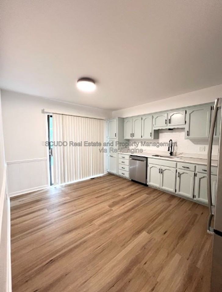4640 Bell St - Photo 3 of 14