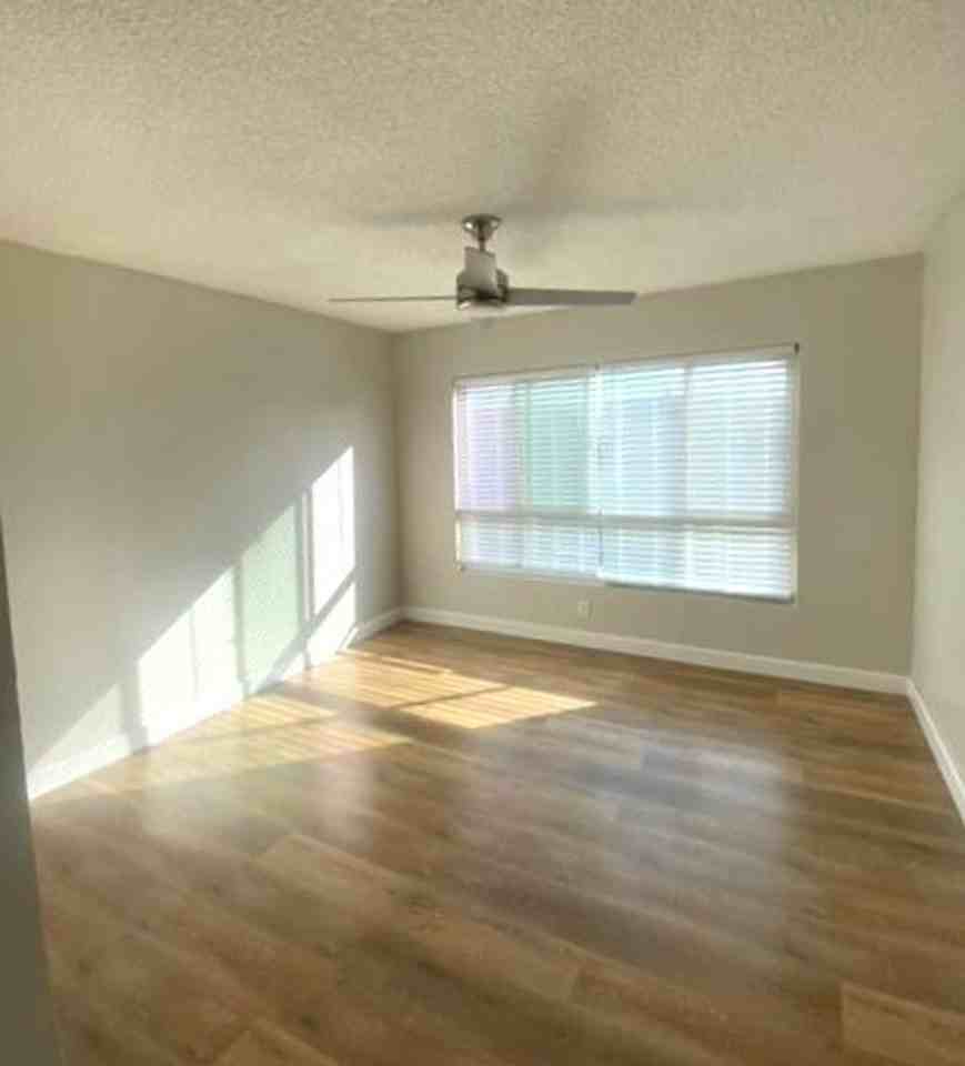 12626 S Wilmington Ave #1-2A - Photo 5 of 6
