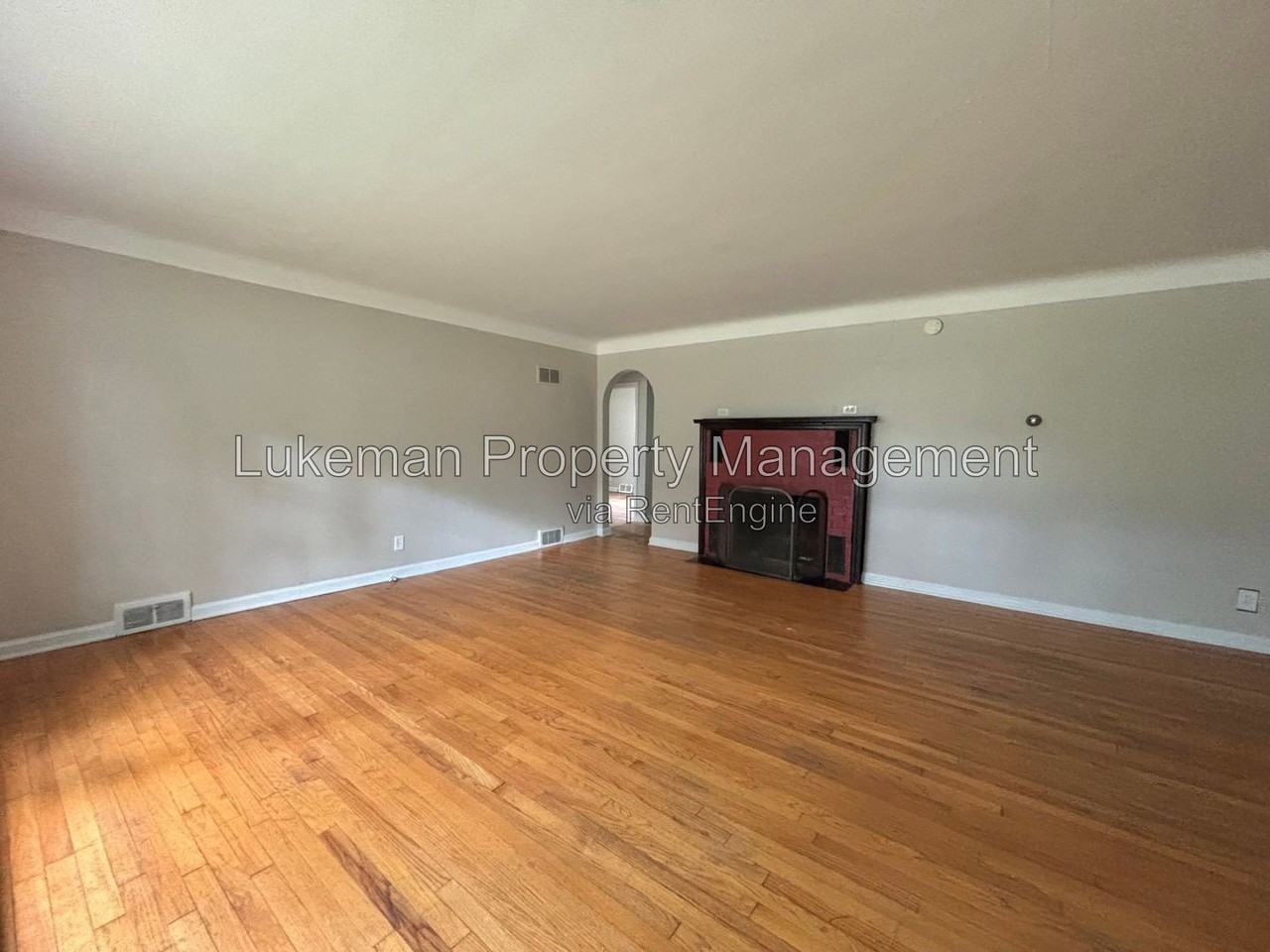 933 Westfall Ave - Photo 2 of 16