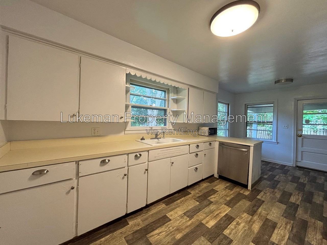 933 Westfall Ave - Photo 4 of 16