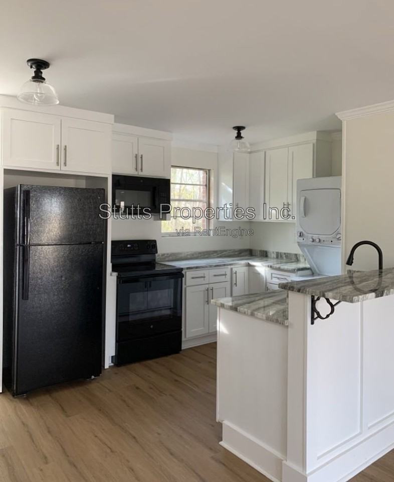 927 Sherrod Ave #8 - Photo 3 of 12
