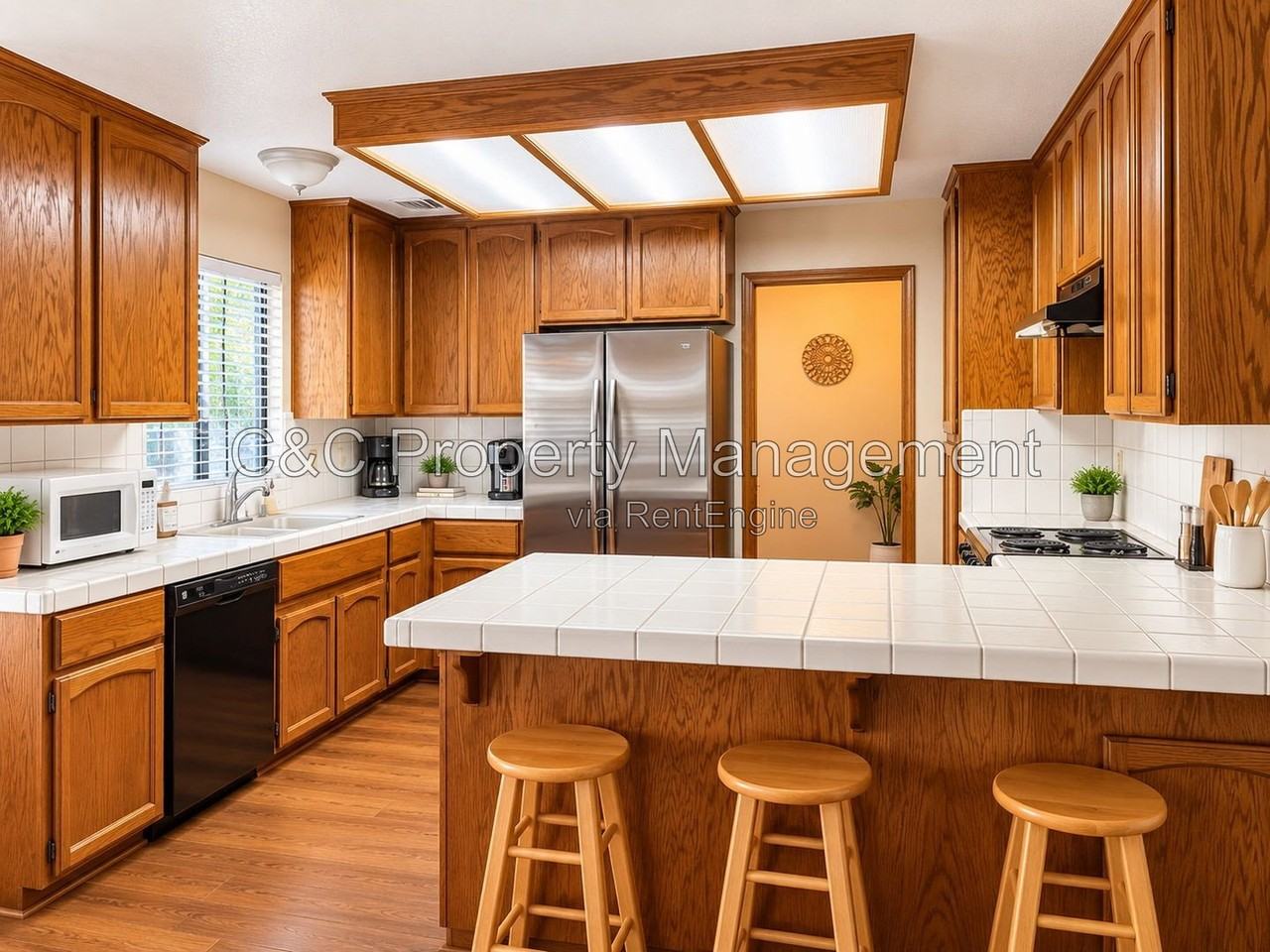 439 Madrone Ct - Photo 4 of 9