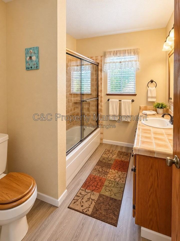 439 Madrone Ct - Photo 7 of 9