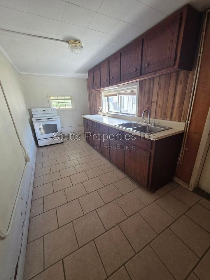 316 N Chestnut St #A - Photo 5 of 8