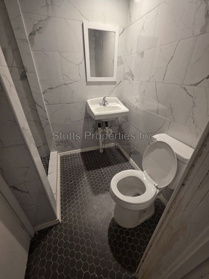 316 N Chestnut St #A - Photo 6 of 8