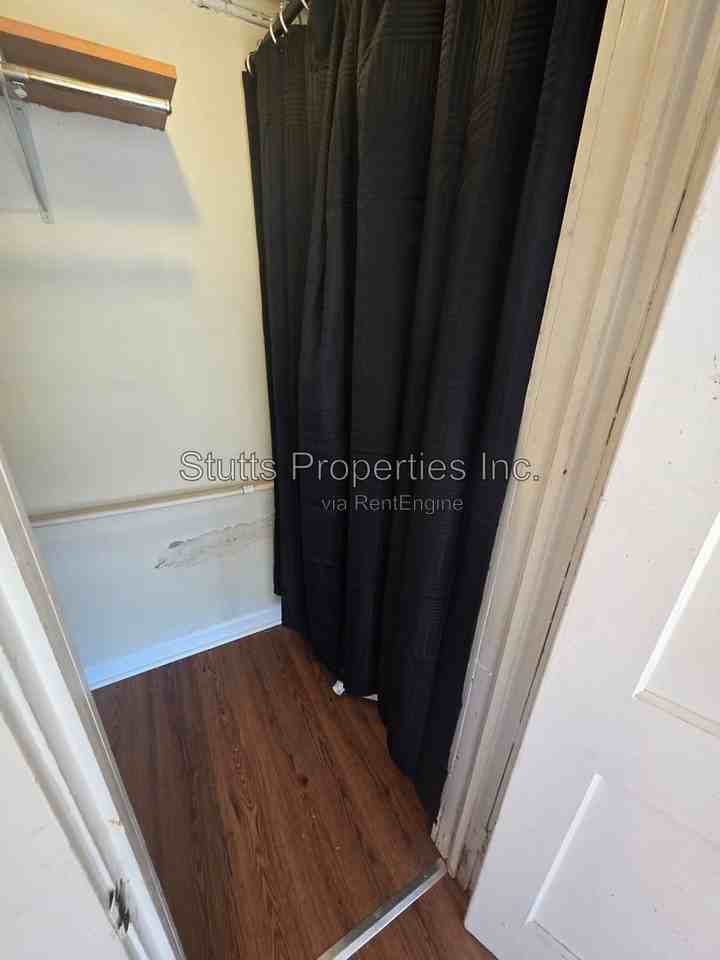 316 N Chestnut St #A - Photo 7 of 8