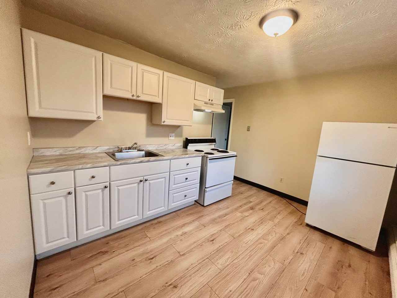 2457 Montana Ave #09 - Photo 5 of 9