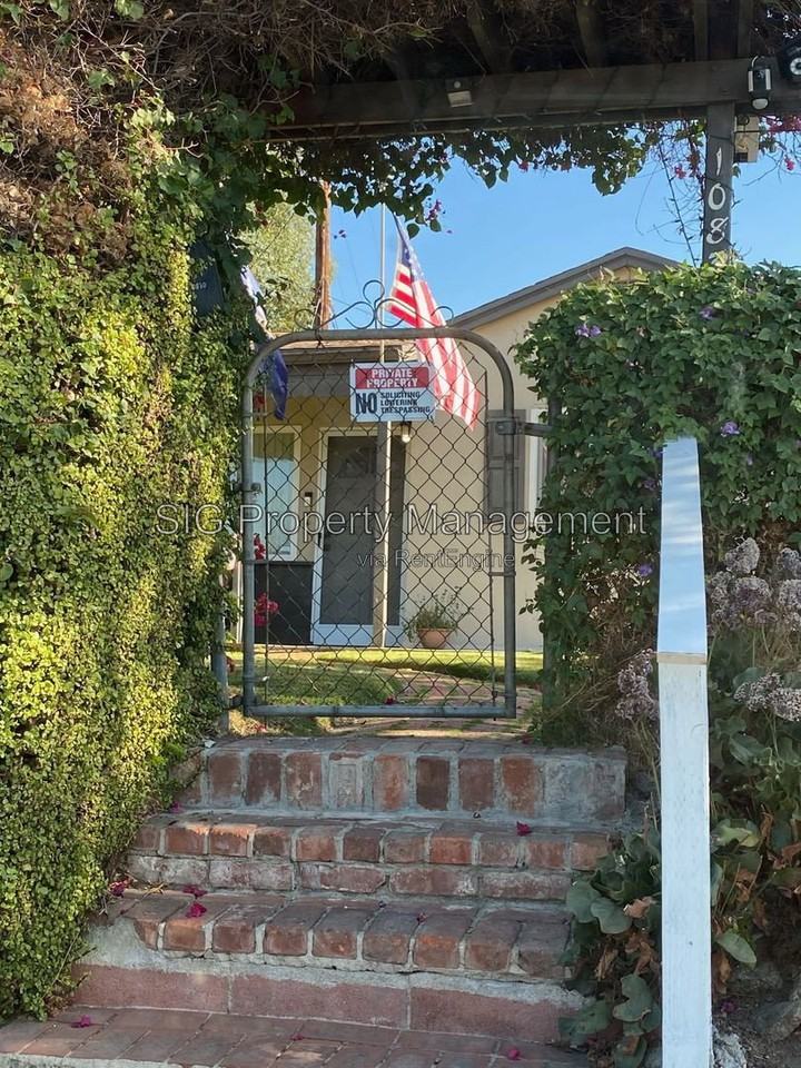 10830 Mount Gleason Ave - Photo 3 of 6