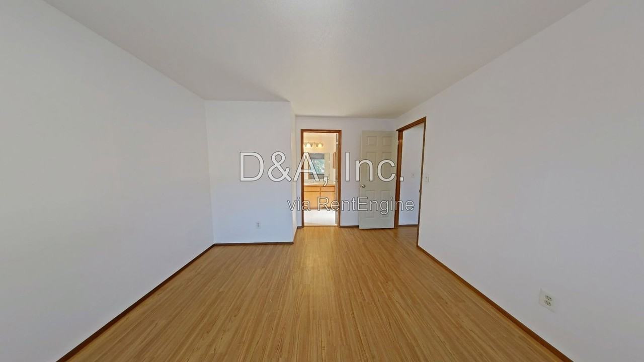 305 Tasman Pl - Photo 7 of 15