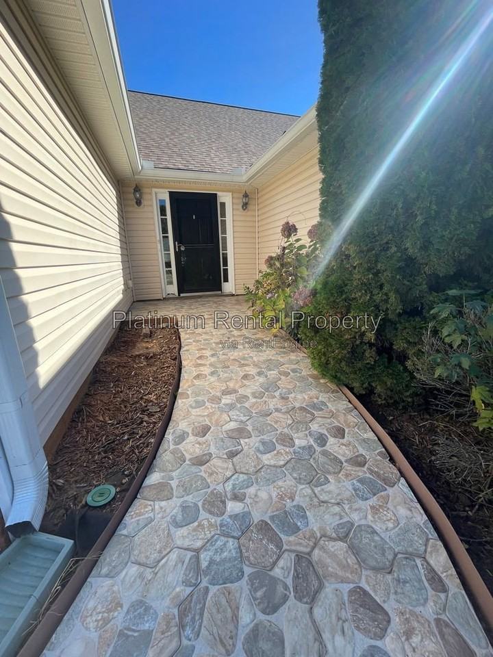 14 Wards Creek Ln - Photo 2 of 50