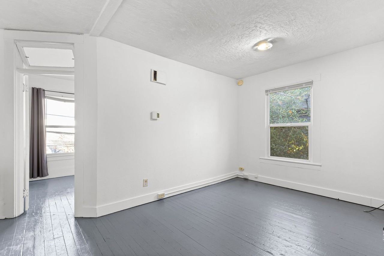 2466 Nw Vaughn St - Photo 2 of 14