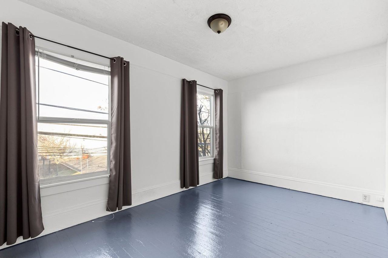 2466 Nw Vaughn St - Photo 5 of 14