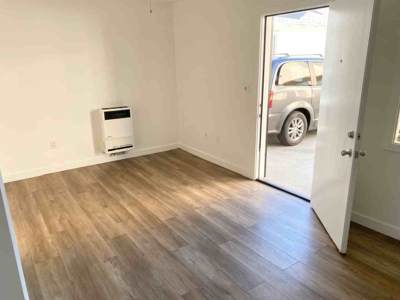 3714 Maple Ave #3-4A - Photo 3 of 7