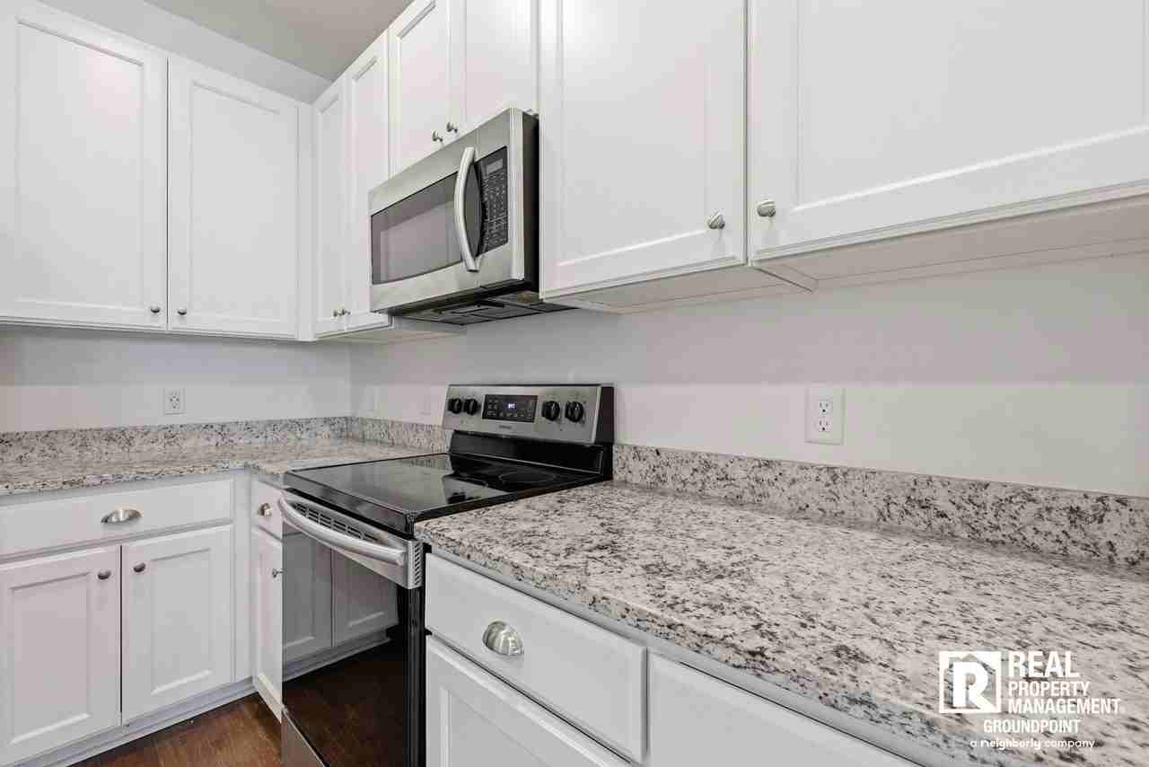 195 Woodward Rd - Photo 6 of 22