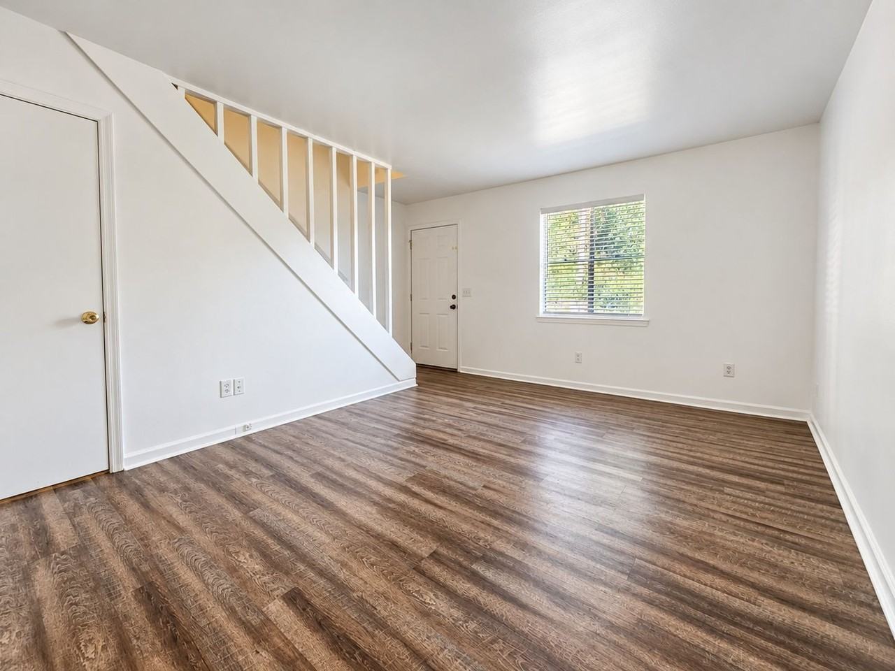 91 Nicole Ln - Photo 2 of 14