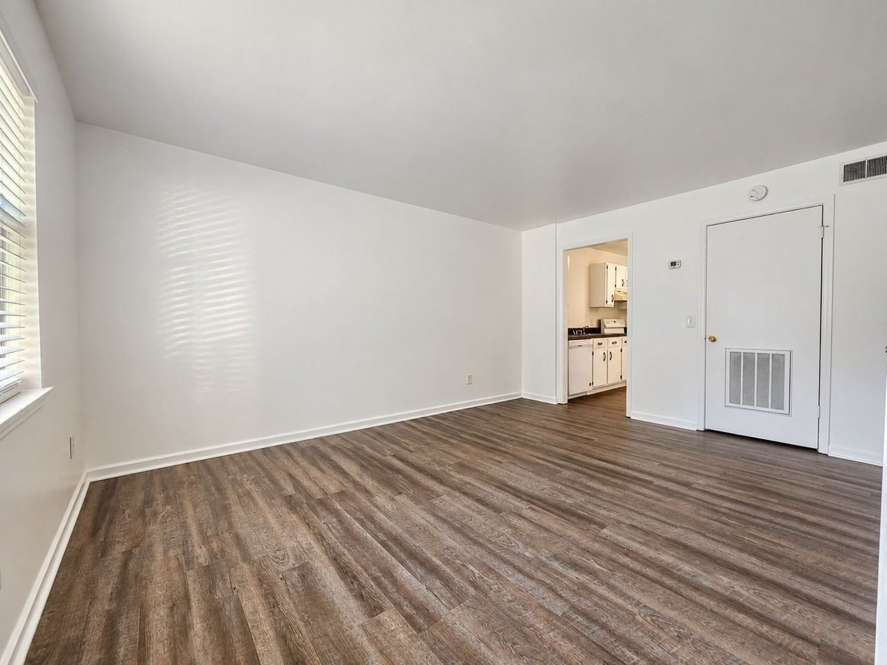 91 Nicole Ln - Photo 3 of 14