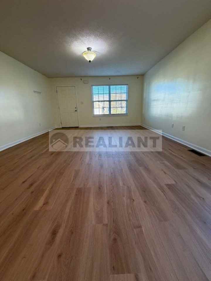 358 Williamsburg Ln - Photo 2 of 12