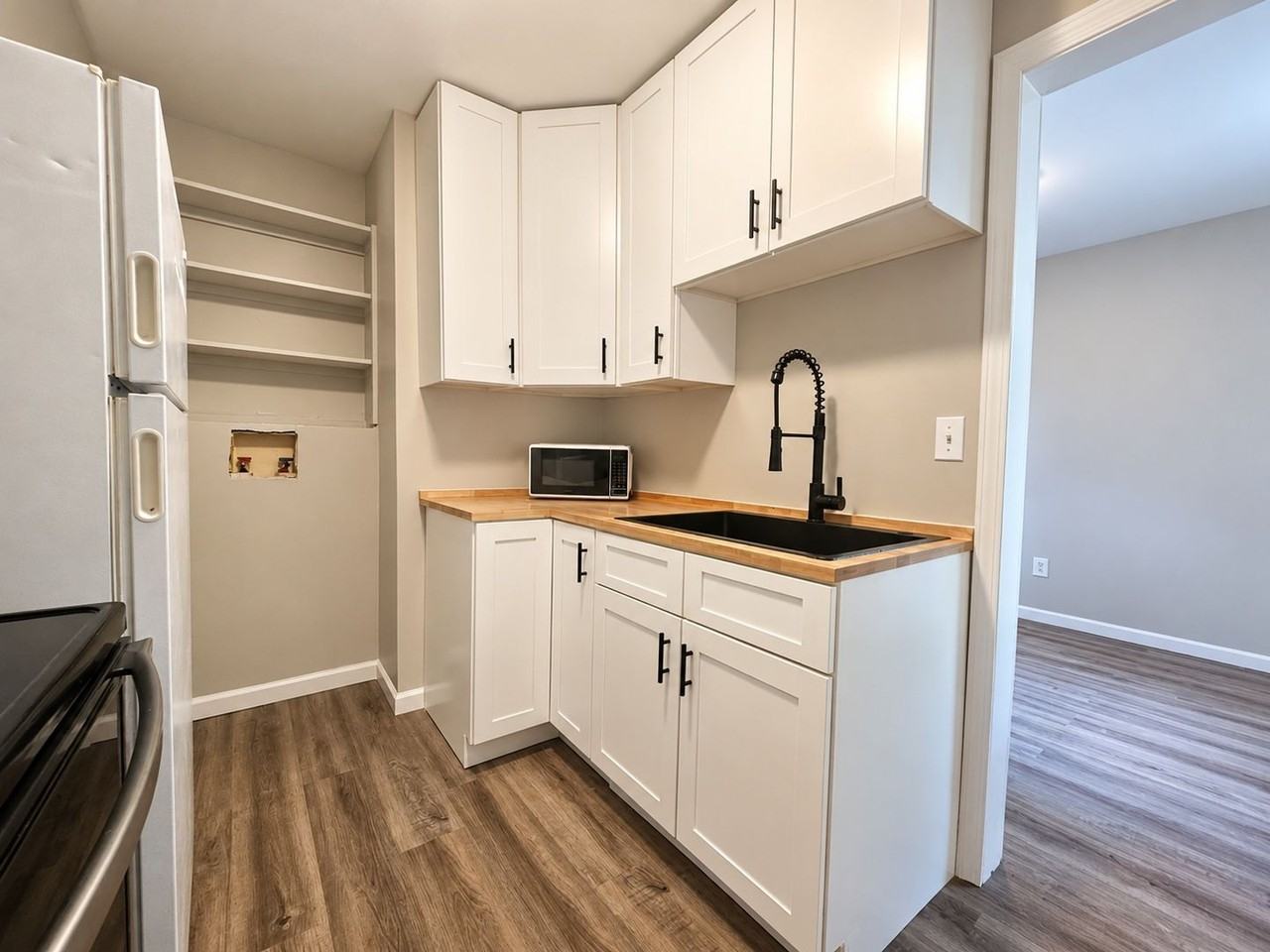 3302 Pinewood Ave #3 - Photo 5 of 10