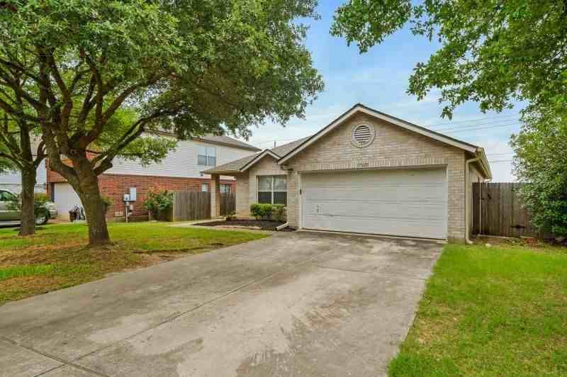 17623 Dansworth Dr - Photo 4 of 46