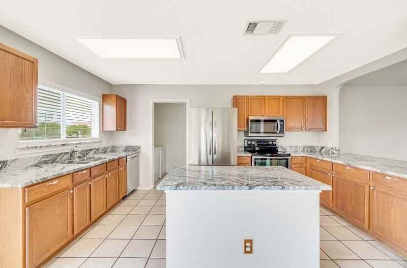 17623 Dansworth Dr - Photo 6 of 46