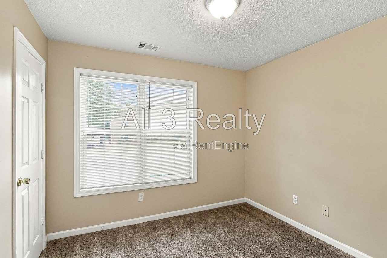 1526 Bogota Way - Photo 6 of 23