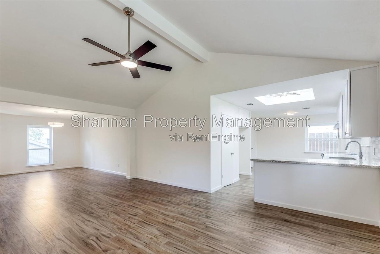2514 Riata Ln - Photo 5 of 25