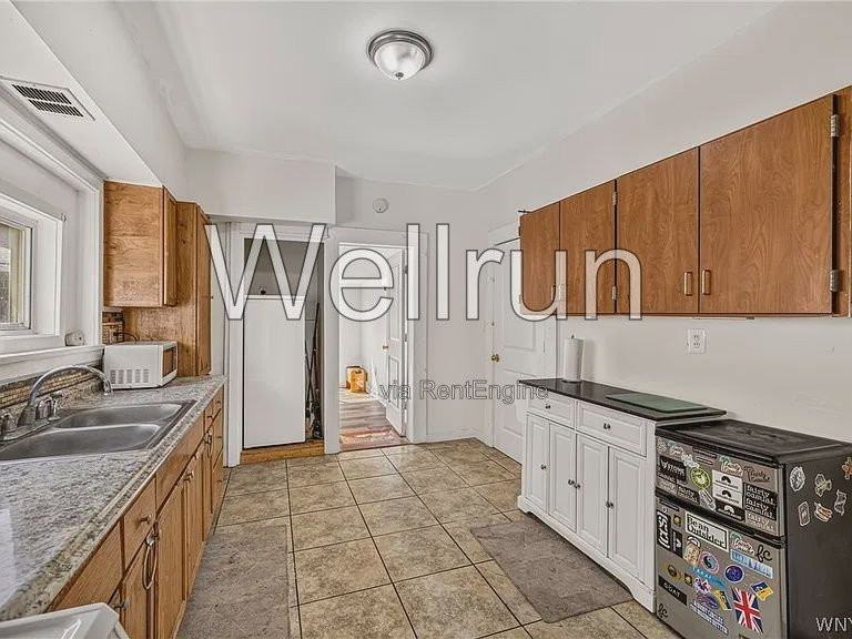 457 Vermont St - Photo 5 of 28