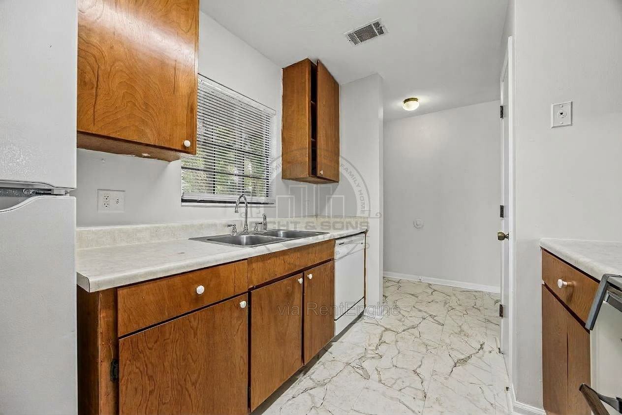 4265 Brewster Rd #B - Photo 4 of 17