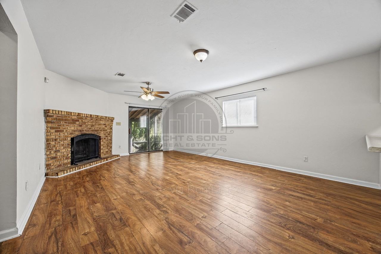 4265 Brewster Rd #B - Photo 6 of 17