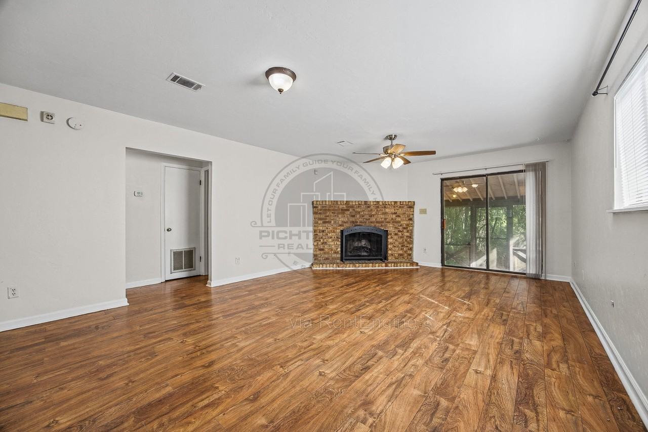 4265 Brewster Rd #B - Photo 7 of 17