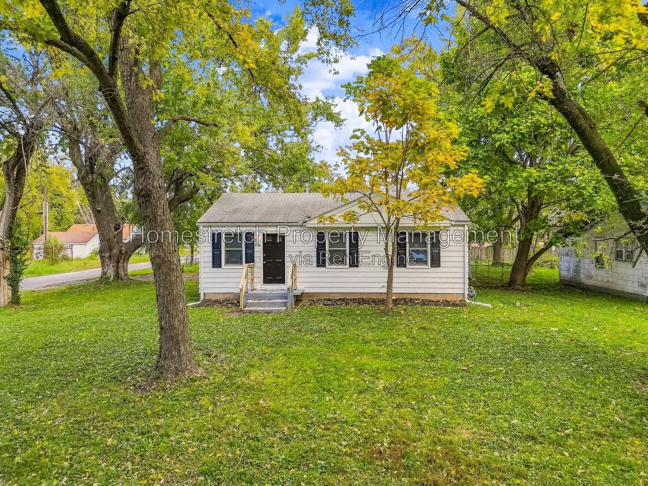 1729 Mullens Ave - Photo 4 of 44