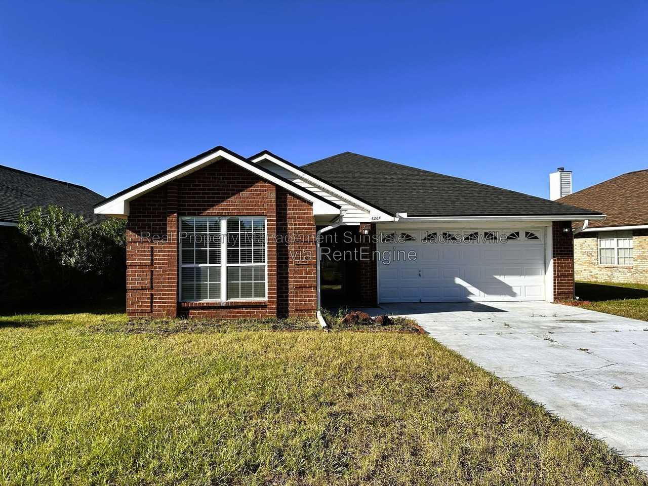 6267 Ironside Dr N - Photo 4 of 27