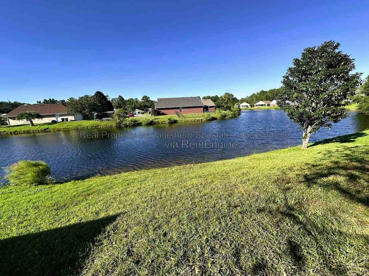 6267 Ironside Dr N - Photo 6 of 27