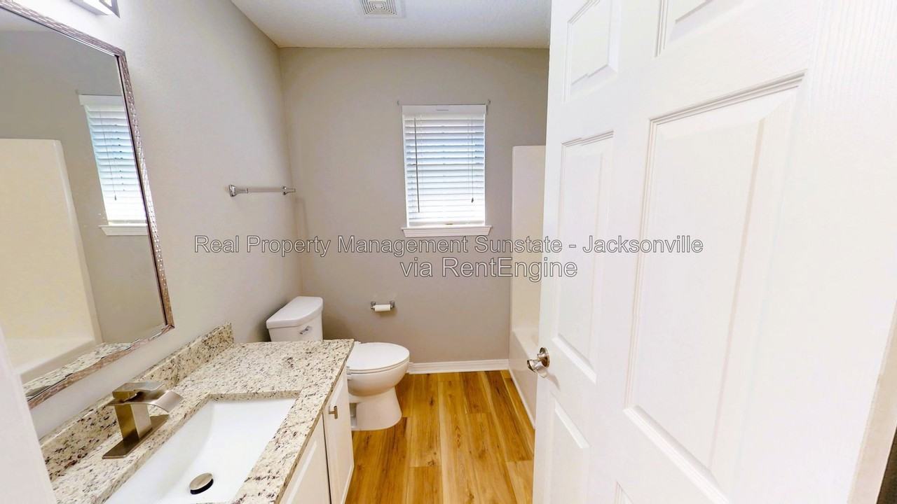 6267 Ironside Dr N - Photo 7 of 27