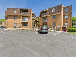 featured image of 325 Campbell St #B4