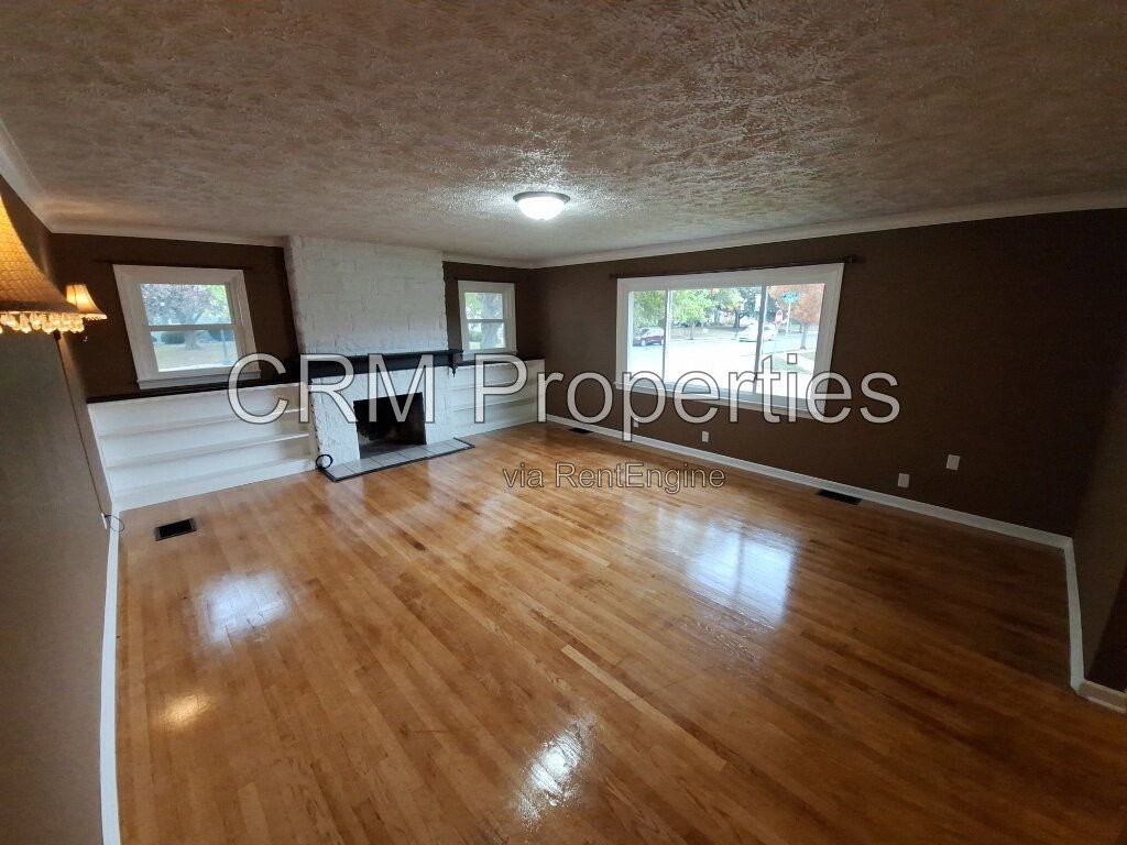 105 S Forest Dr - Photo 6 of 24